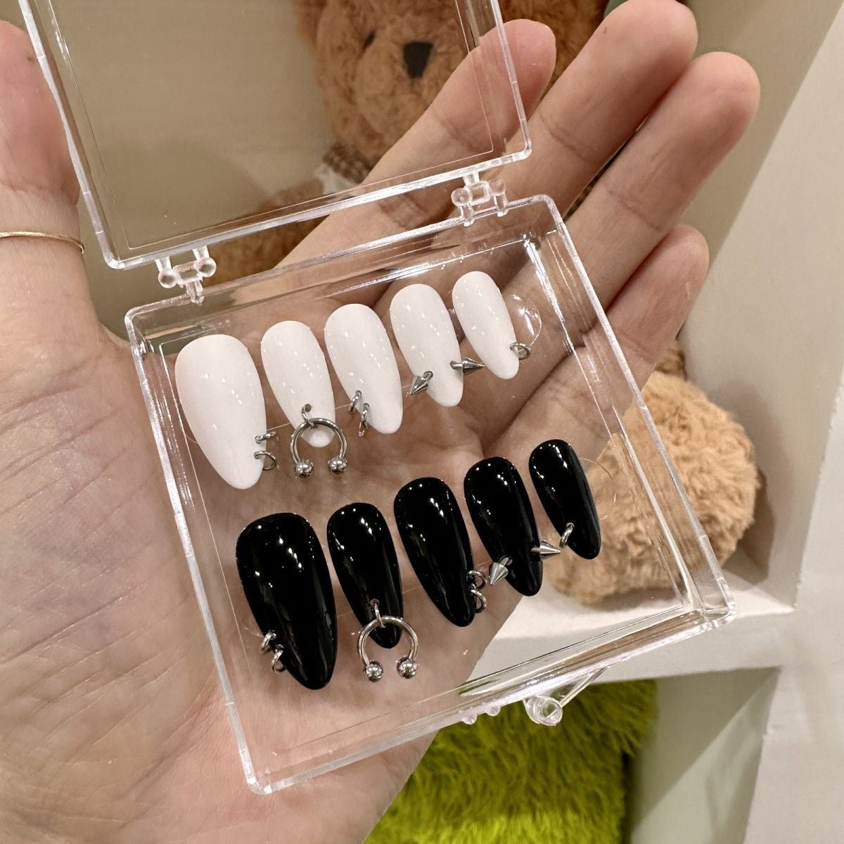 Handmade press-on nails Willow nail perforation