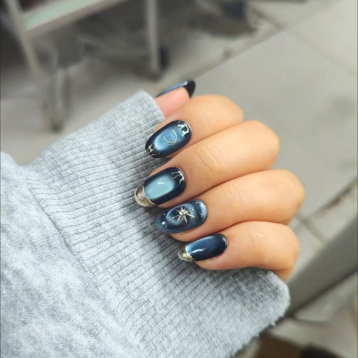 Handmade press-on nails Cat Eye Conch