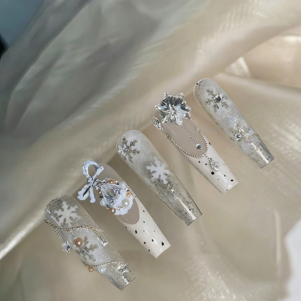 Handmade press-on nails Christmas Snowflakes