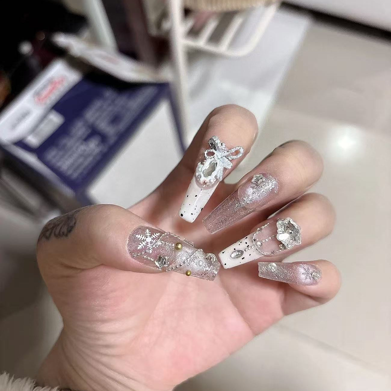 Handmade press-on nails Christmas Snowflakes