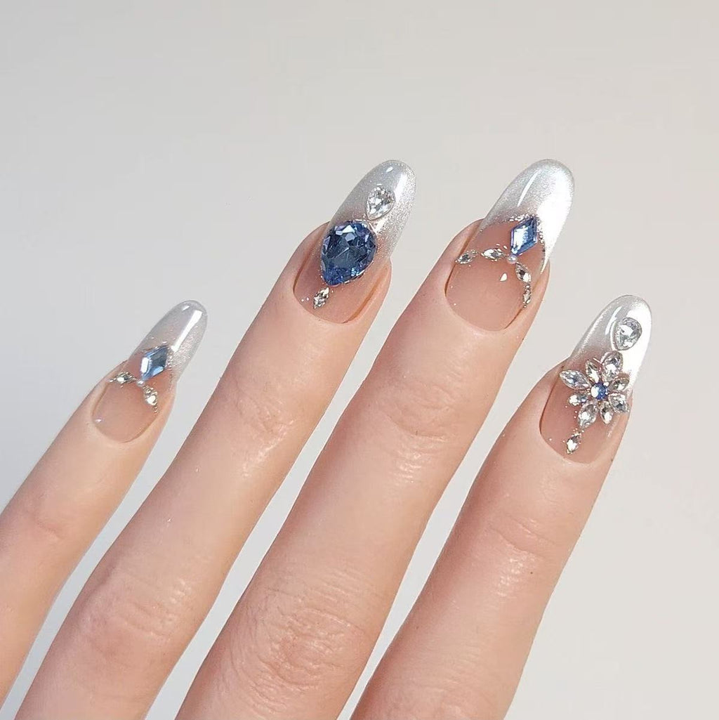 Handmade press-on nails Gem