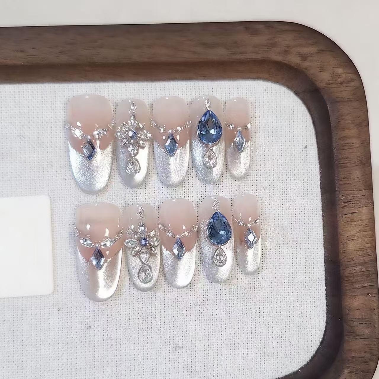 Handmade press-on nails Gem