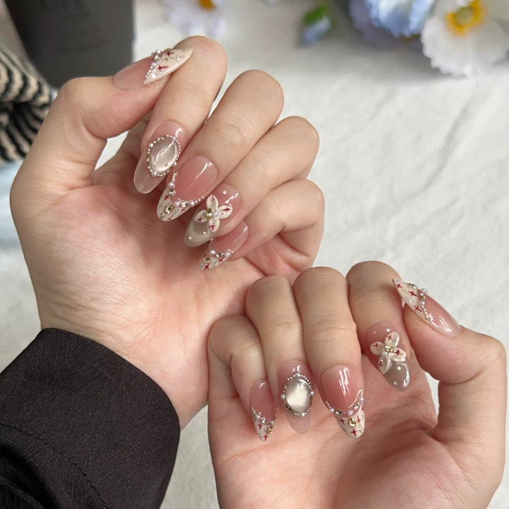 Creamy Cat Eye Press-On Nails | Handmade Customizable