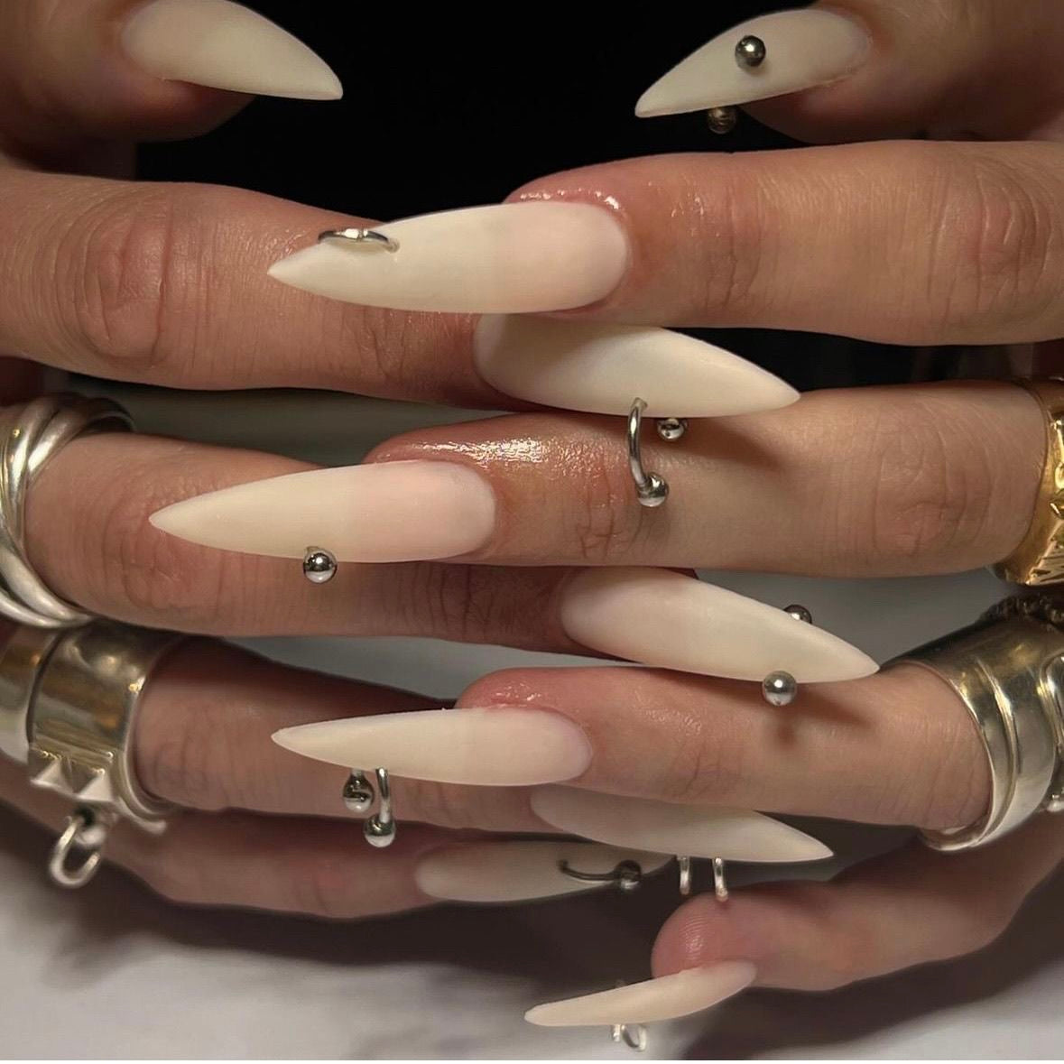 Handmade press-on nails Willow nail perforation