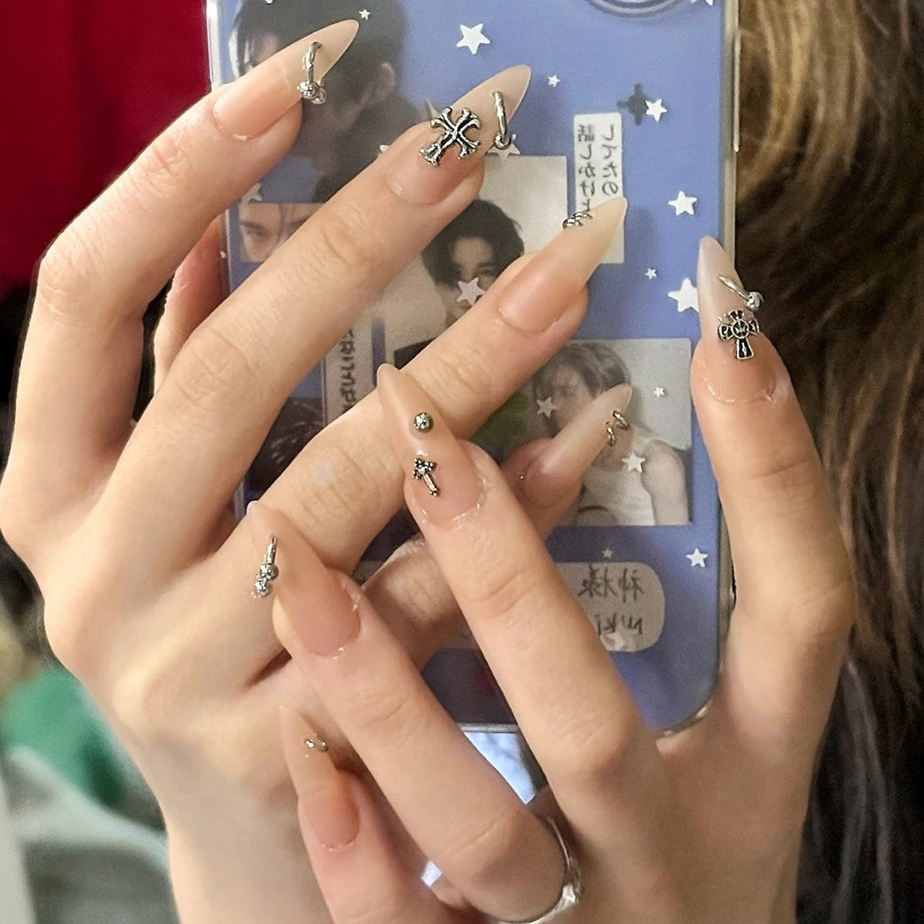 Handmade press-on nails Willow nail perforation