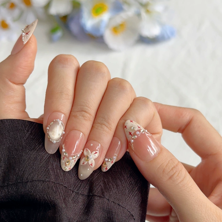 Creamy Cat Eye Press-On Nails | Handmade Customizable