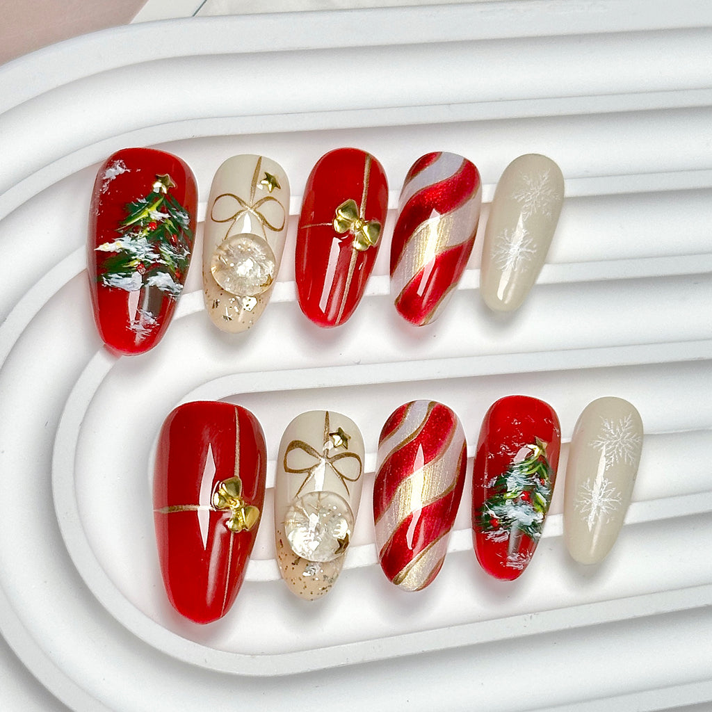 Christmas tree cat eye